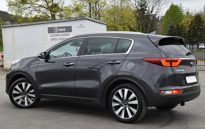 Kia Sportage cena 66900 przebieg: 200000, rok produkcji 2016 z Wojnicz małe 781